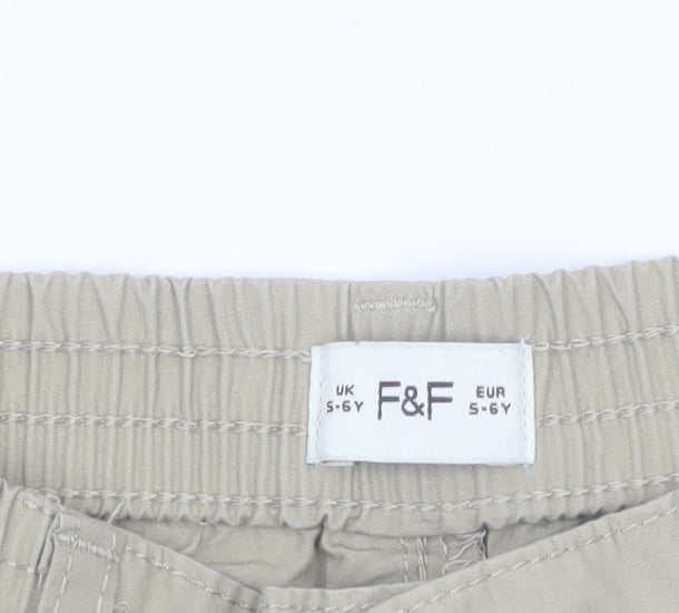 F&F Girls Beige Cargo Shorts 5-6 Years 100% Cotton Elastic Waist Pockets