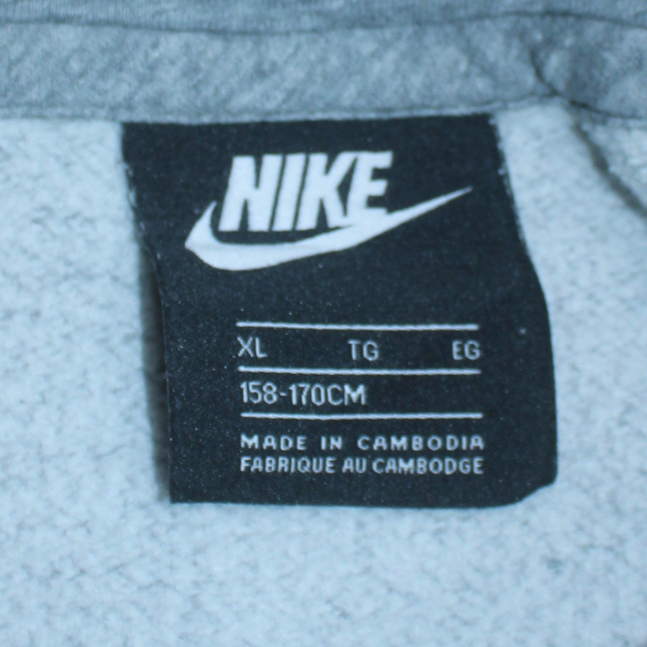 Nike Boys Grey XL Pullover Fleece Hoodie with Logo Graphic Print