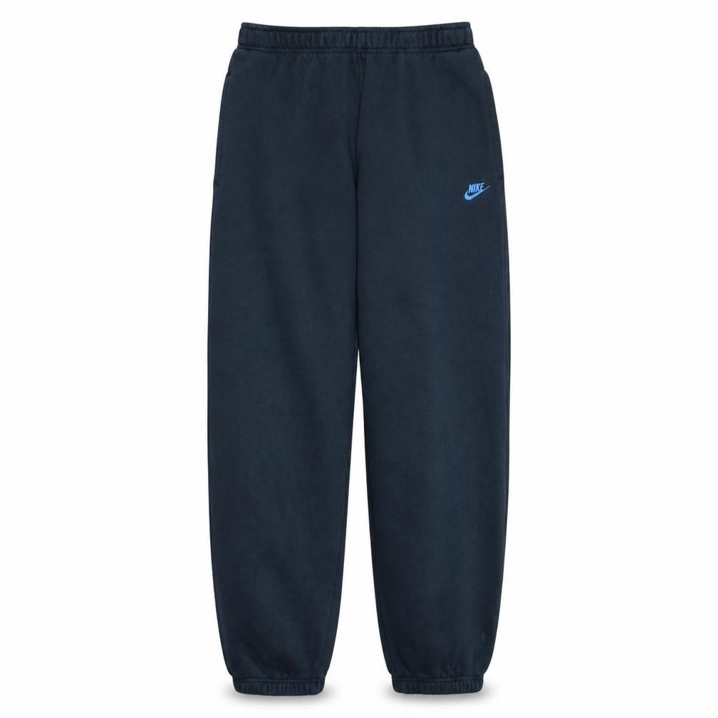 Front view of Nike Men's Black Fleece Sweatpants M Regular Fit Casual