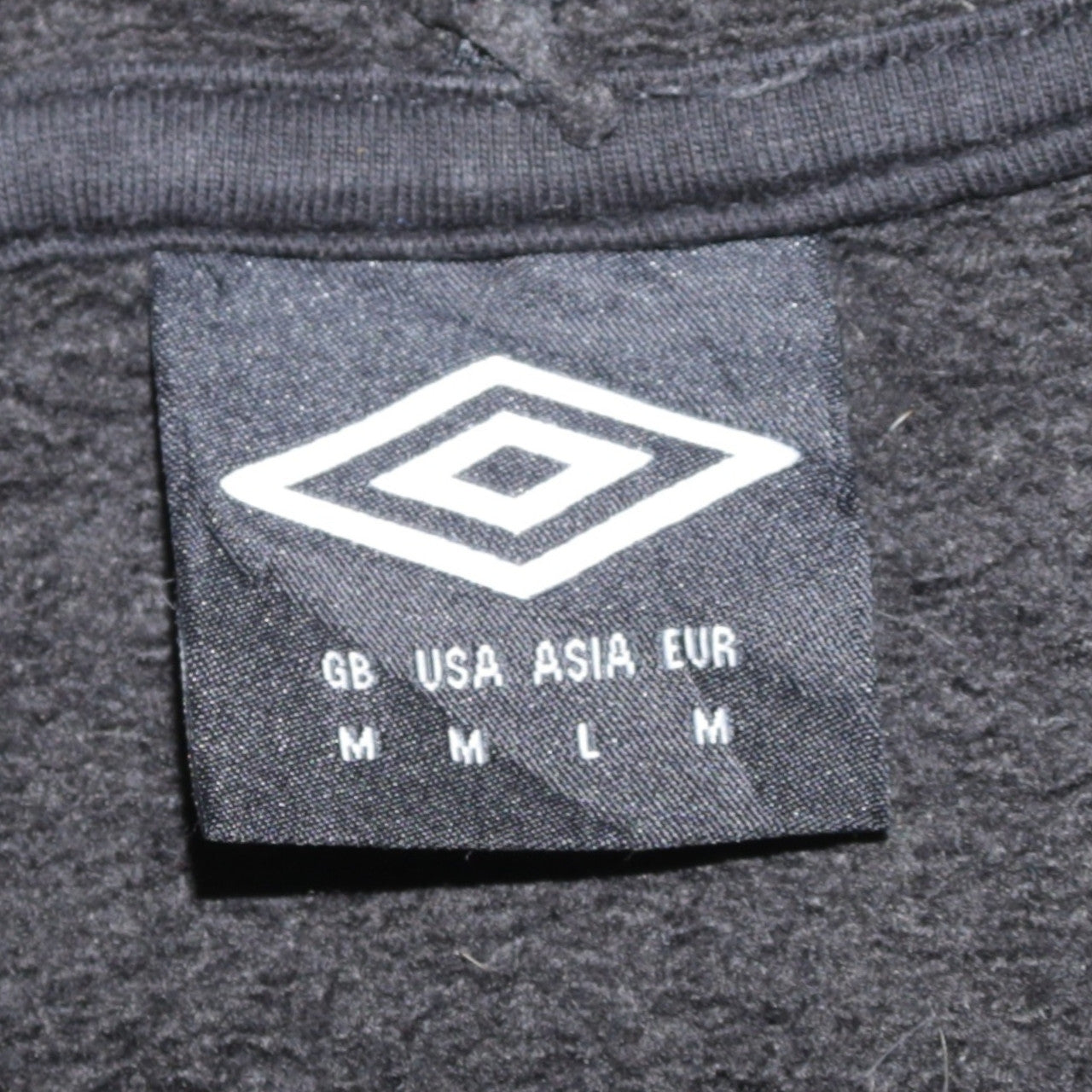 Umbro Men's Black Pullover Hoodie M Regular Fit Sportswear