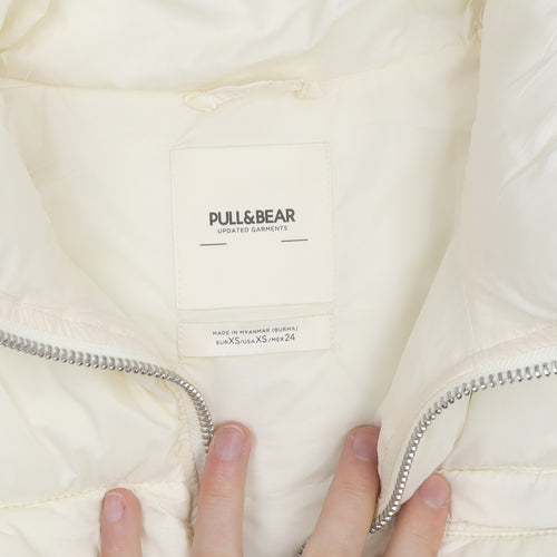 Pull & Bear Women’s Ivory XS Puffer Waistcoat with Zip Detail