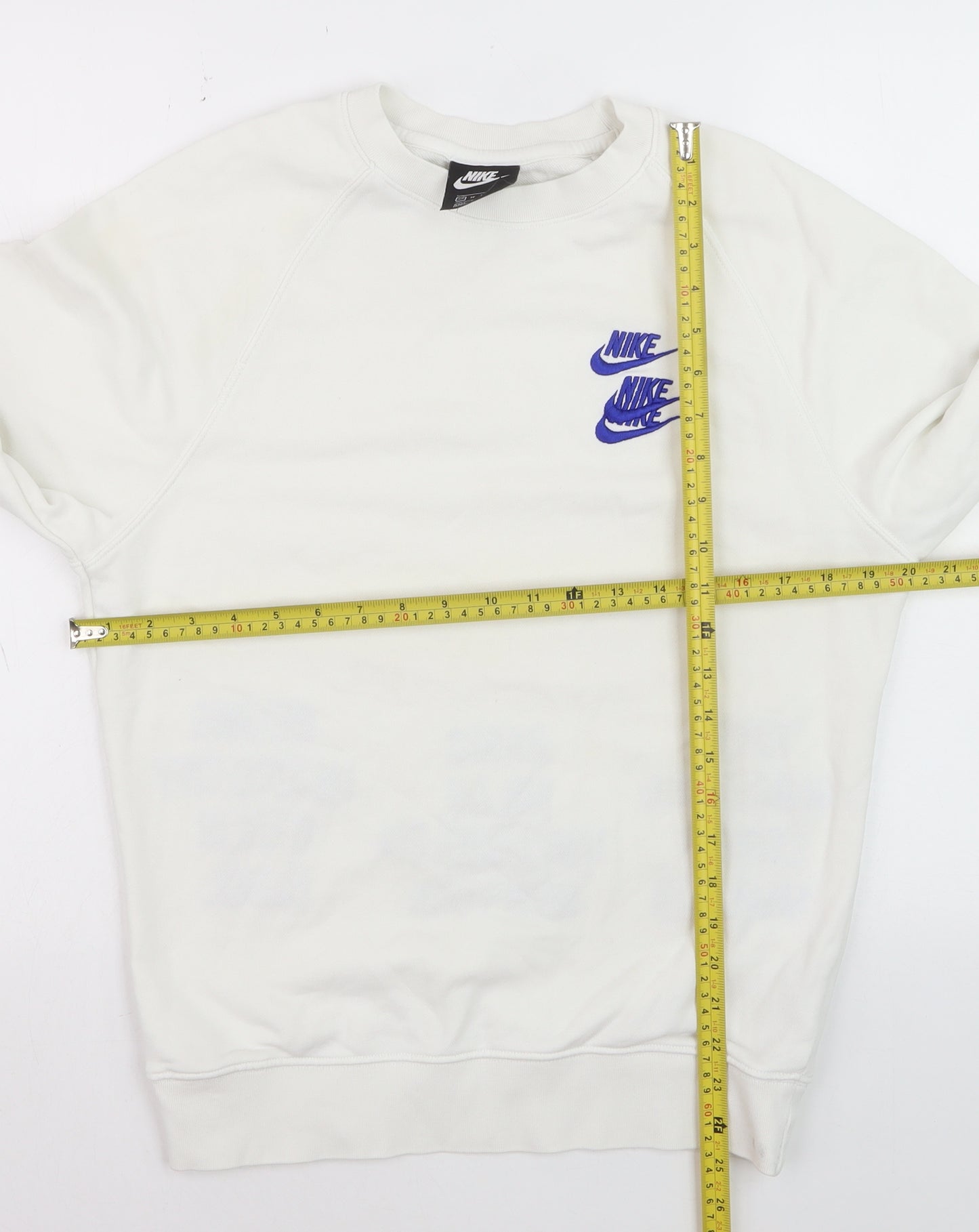 Nike Men's White XS Pullover Sweatshirt with City Print and Embroidered Logo