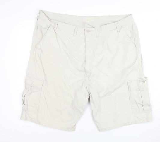 Wrangler Men's Beige Cargo Shorts Size 44 Cotton Casual