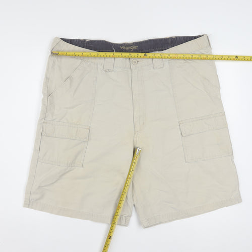 Wrangler Men's Beige Cargo Shorts Size 36 Regular Cotton