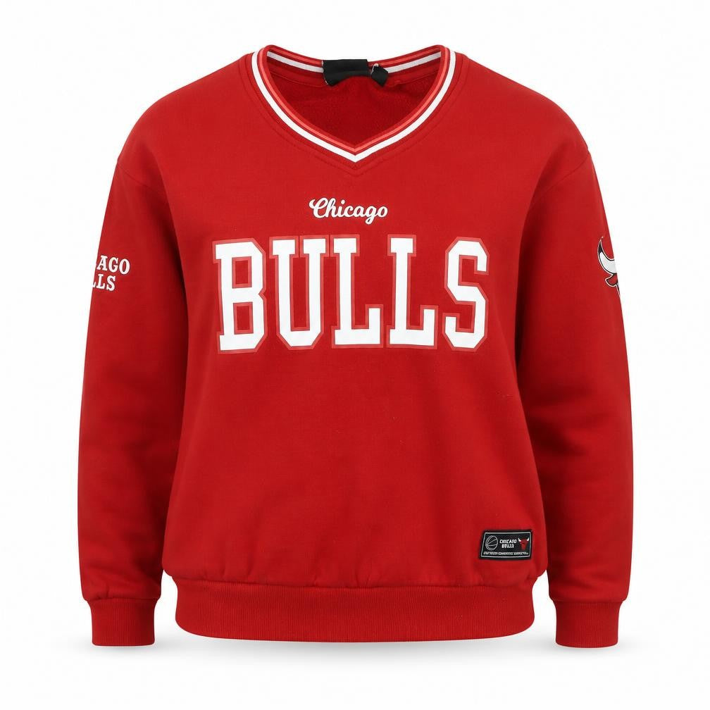 Front view of NBA Chicago Bulls Red Sweatshirt Women 2XS Crew Neck Pullover Logo