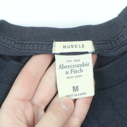 Abercrombie & Fitch Men’s Blue Muscle Fit Graphic T-Shirt Size M