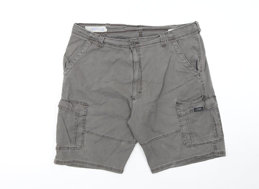 Wrangler Men's Grey Cargo Shorts Size 42 Regular Fit Cotton Blend