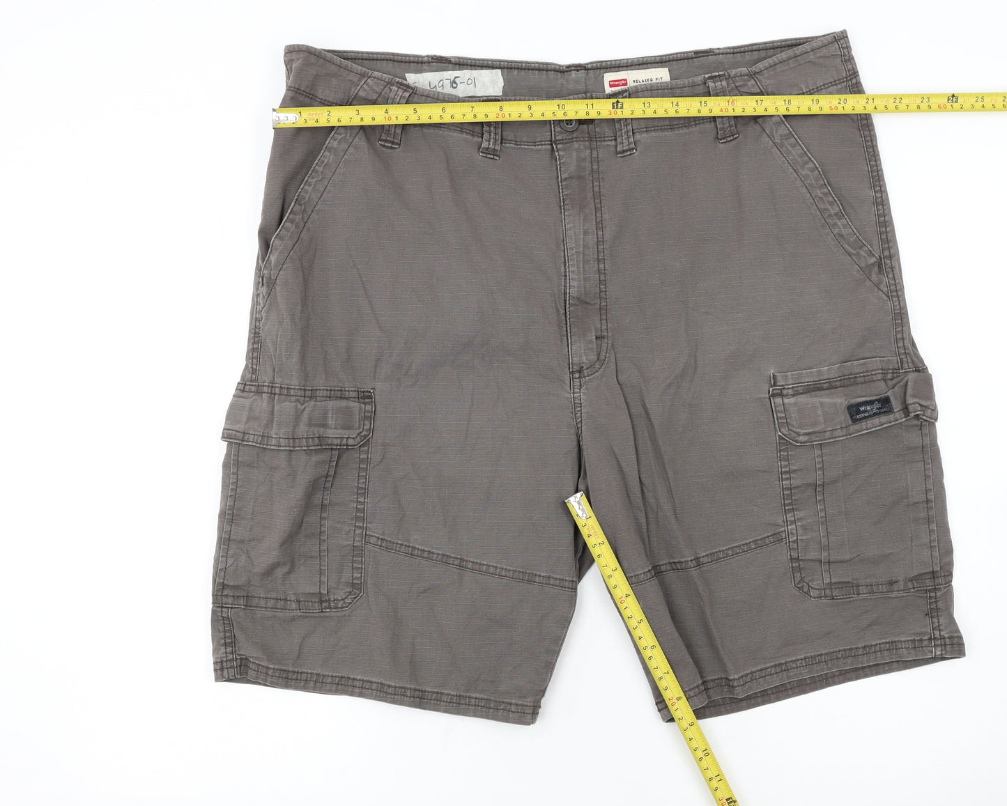 Wrangler Men's Grey Cargo Shorts Size 44 Relaxed Fit Cotton