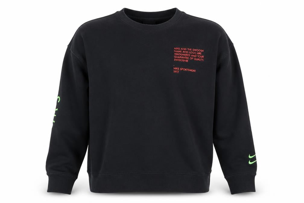 Front view of Nike boys’ black xl sweatshirt crew neck graphic print standard fit
