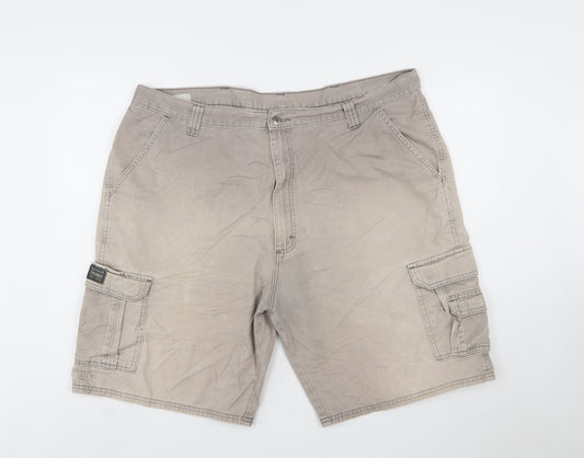 Wrangler Originals Men's Beige Cargo Shorts Size 42 Cotton Canvas