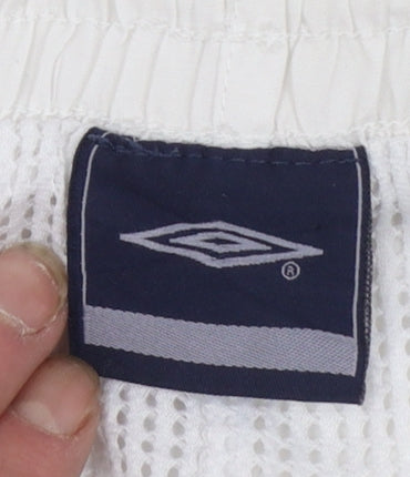 Umbro Men's White Athletic Football Shorts Size M Drawstring