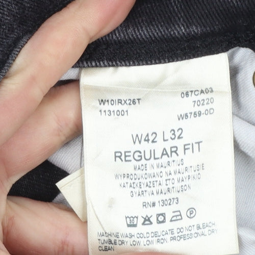 Wrangler Men's Black Regular Fit Straight Jeans W42 L32