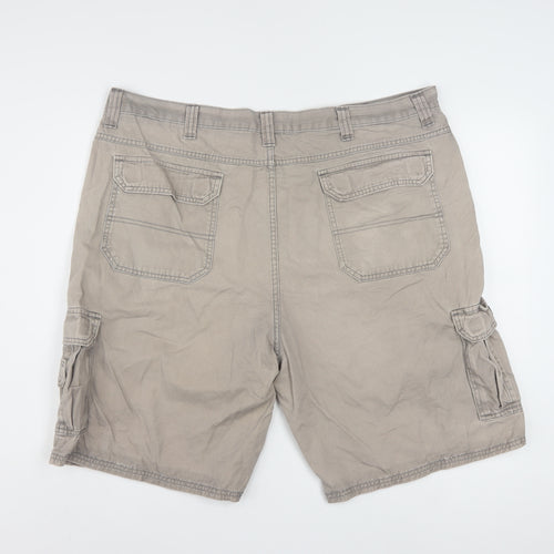 Wrangler Men's Beige Cargo Shorts Size 42 Regular Cotton Workwear