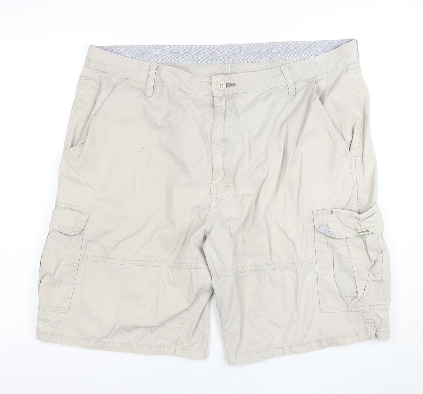 Wrangler Men's Beige Cargo Shorts Size 40 Regular Cotton