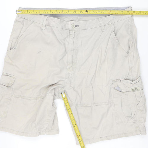 Wrangler Men's Beige Cargo Shorts Size 40 Regular Cotton