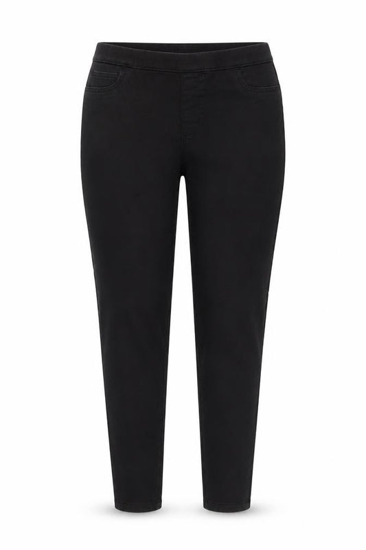 Front view of Dunnes women’s black, size UK 16, jegging slim fit jeans