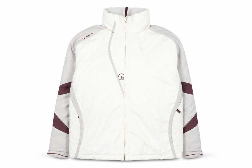 Front view of Quechua women’s white ski jacket, size UK 16, full zip winter coat