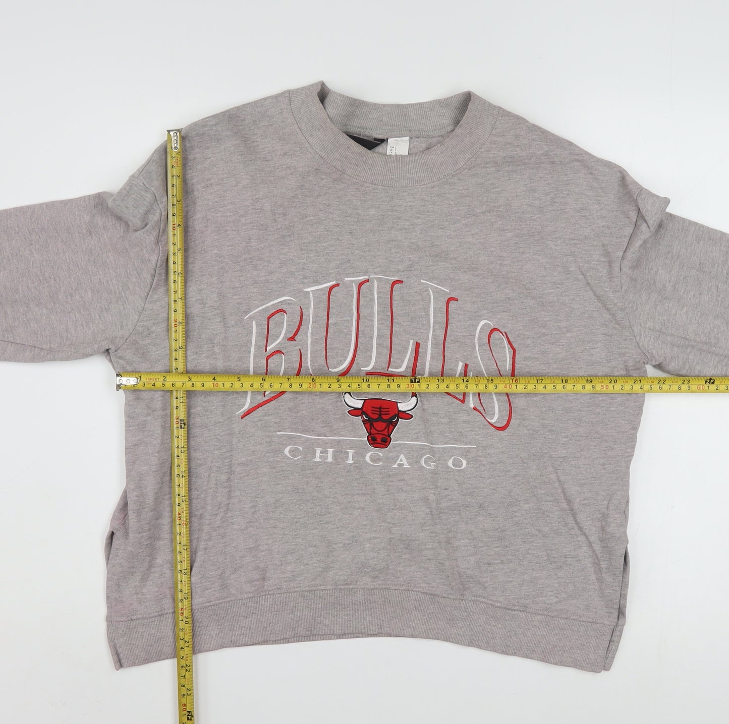 H&M Divided Womens Grey Chicago Bulls Sweatshirt Size 12 Cotton Blend
