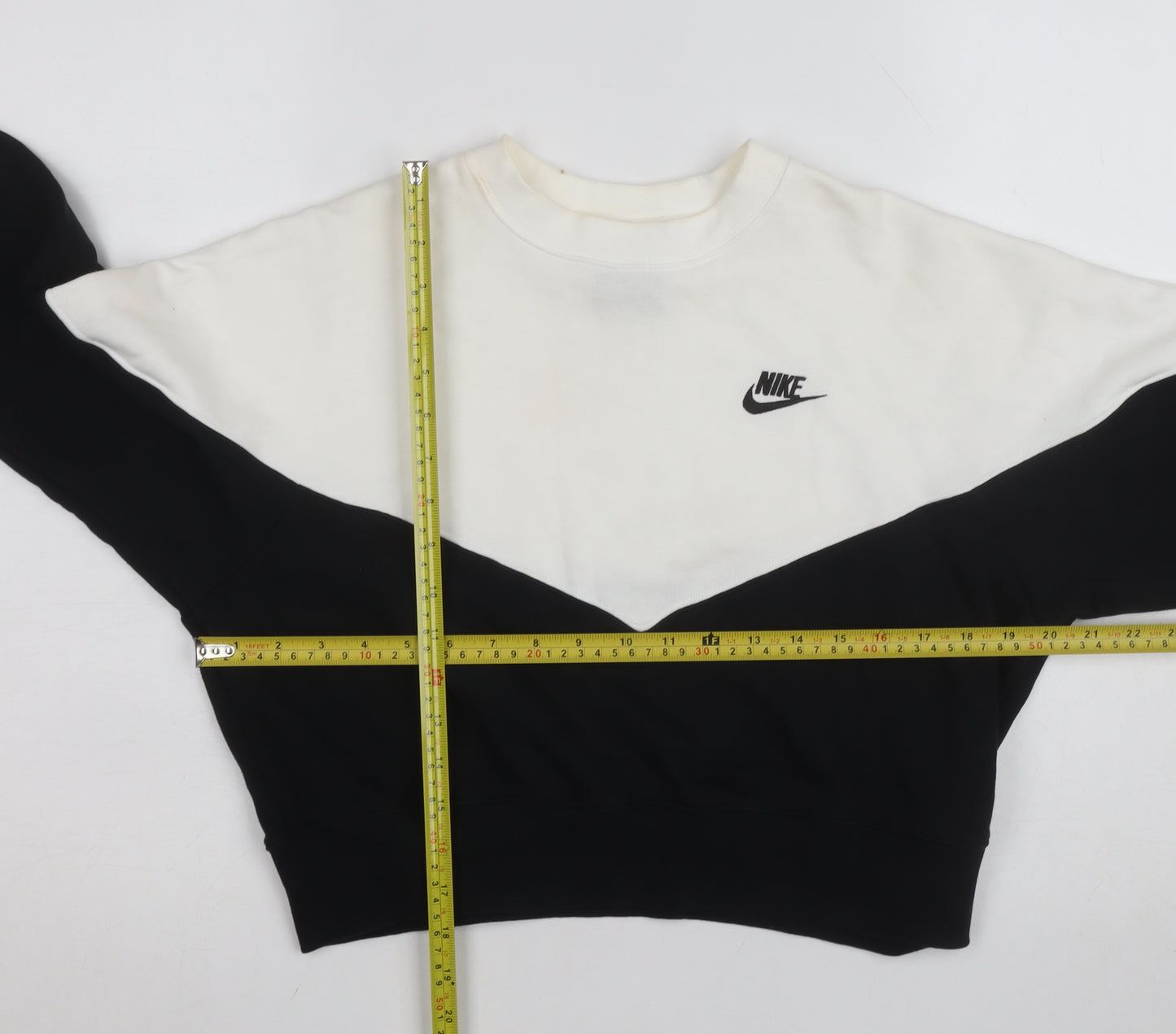 Nike Women's Black & White Crew Neck Pullover Sweatshirt Size M
