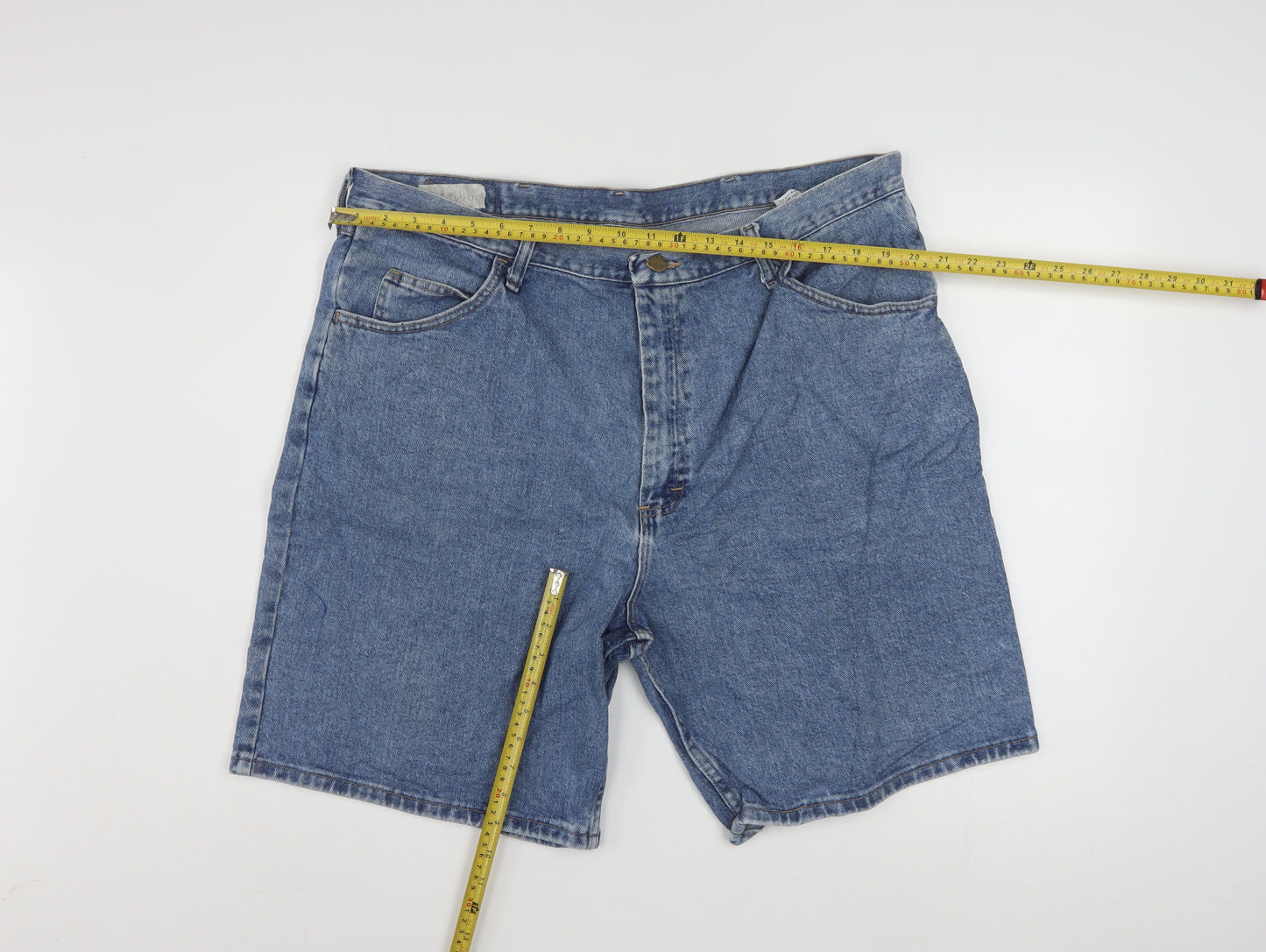 Wrangler Men's Blue Denim Shorts Size 40 Regular Fit Retro Style