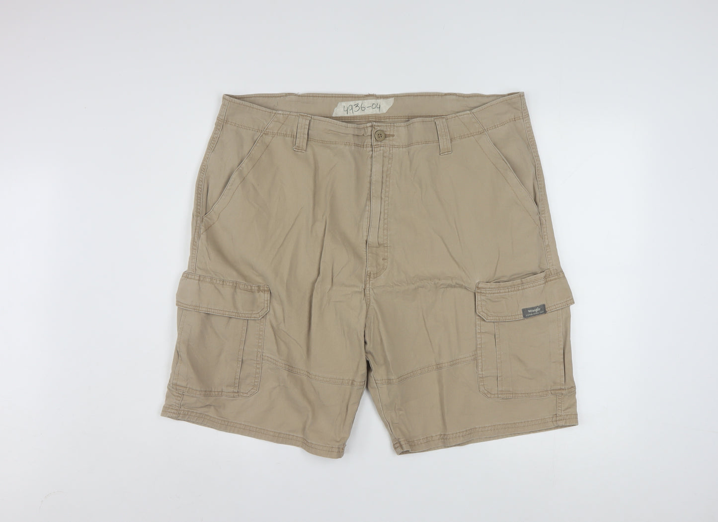 Wrangler Men Beige Cargo Shorts 42 in Regular Fit Cotton Blend