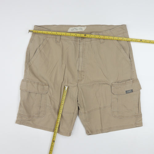 Wrangler Men Beige Cargo Shorts 42 in Regular Fit Cotton Blend