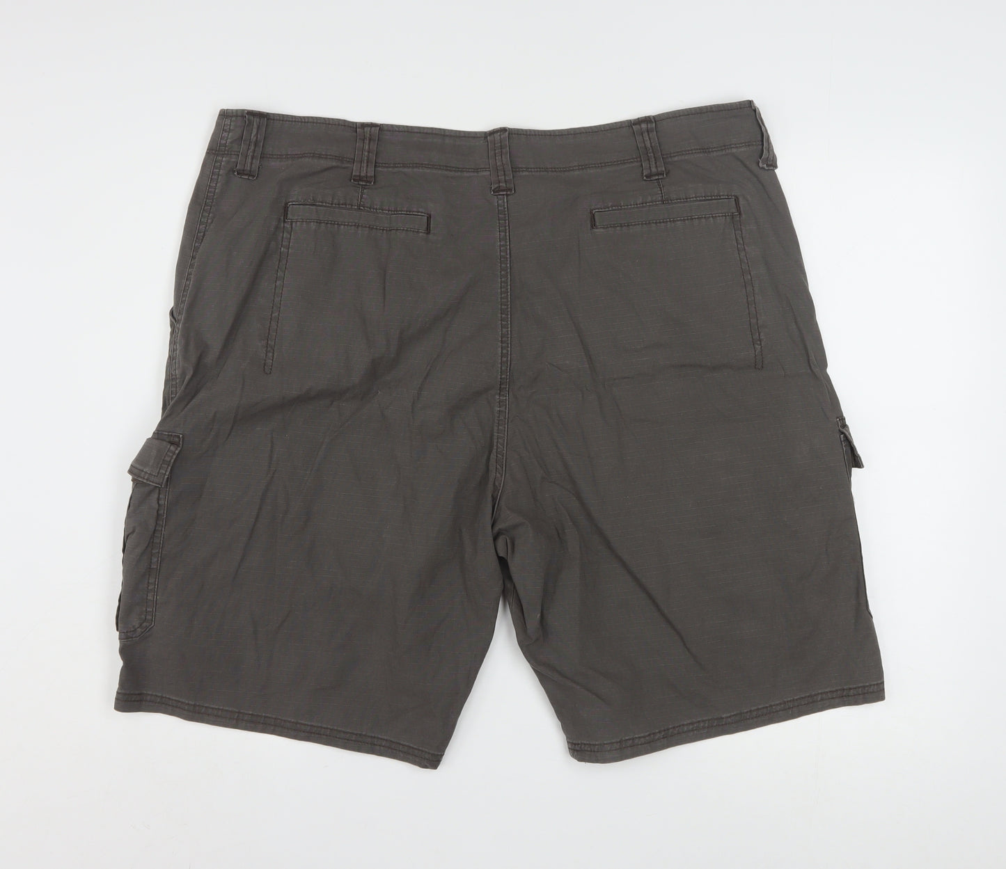 Wrangler Men Grey Cargo Shorts Size 42 Relaxed Fit Cotton Blend
