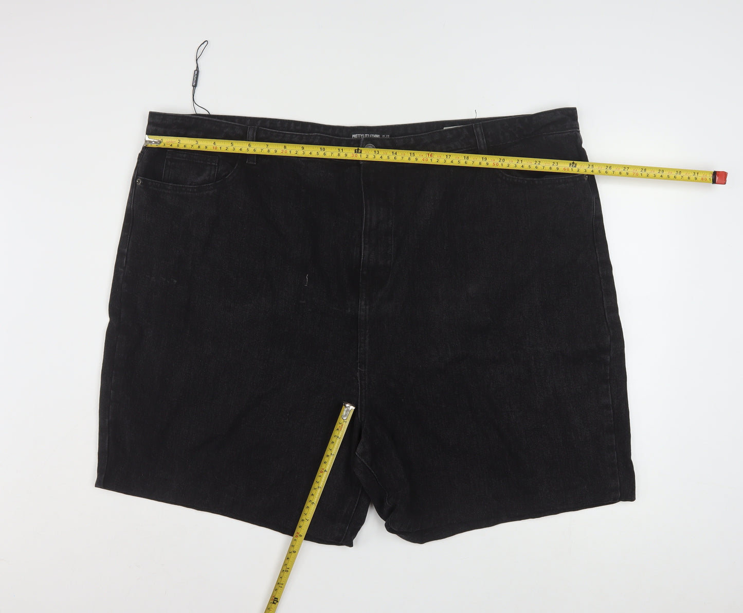 PrettyLittleThing Women’s Black Denim Shorts Size 28 Plus High Rise
