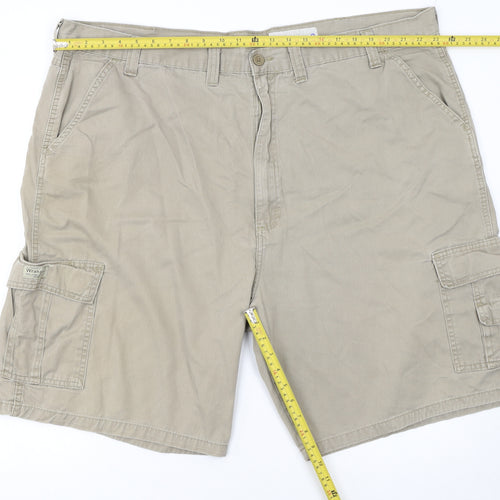 Wrangler Men's Beige Cargo Shorts Size 46 Cotton Casual