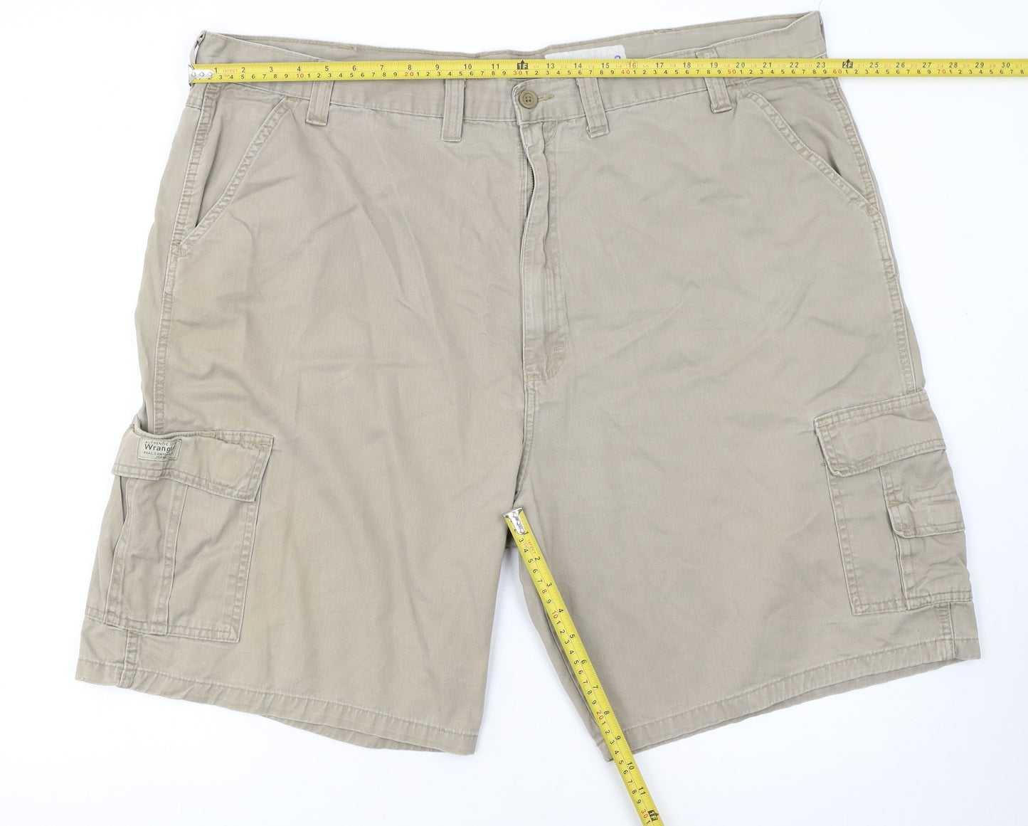Wrangler Men's Beige Cargo Shorts Size 46 Cotton Casual