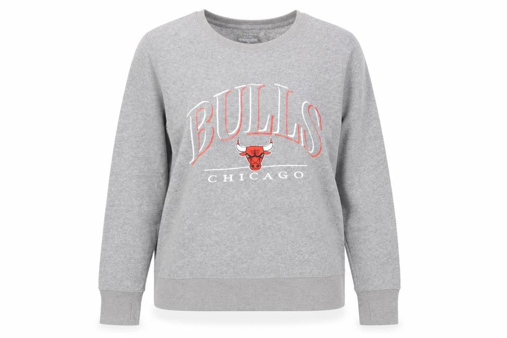 Front view of Tek Gear women’s grey chicago bulls sweatshirt, size L, classic fit