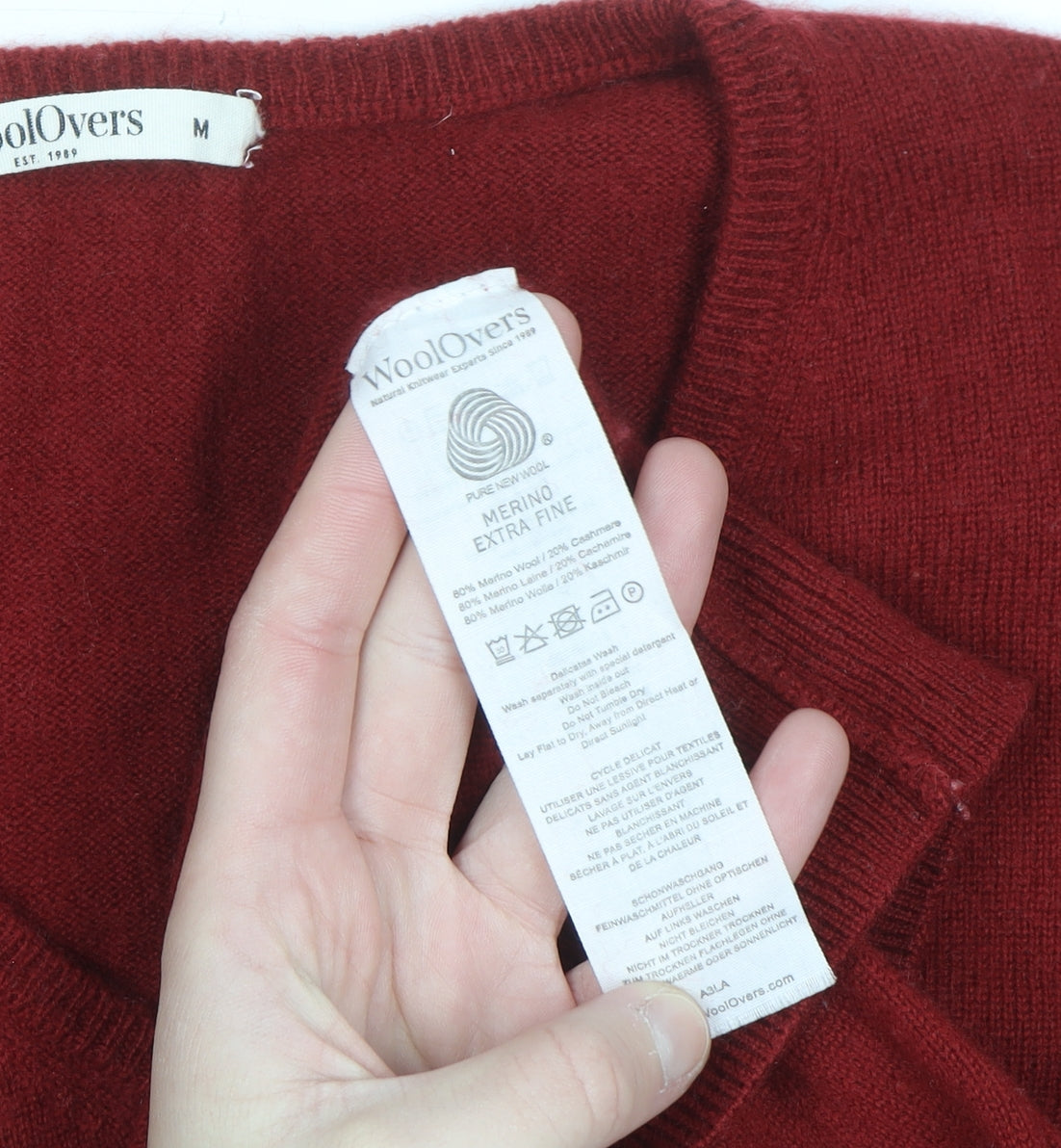 WoolOvers Men’s Red Merino Wool Cashmere V-Neck Jumper M