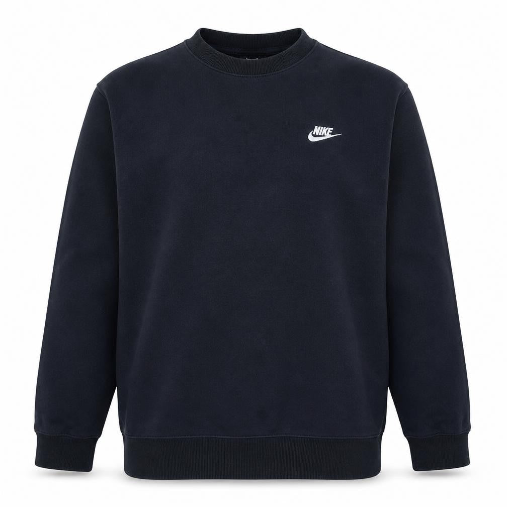 Front view of Nike men’s black regular fit crew neck pullover sweatshirt m