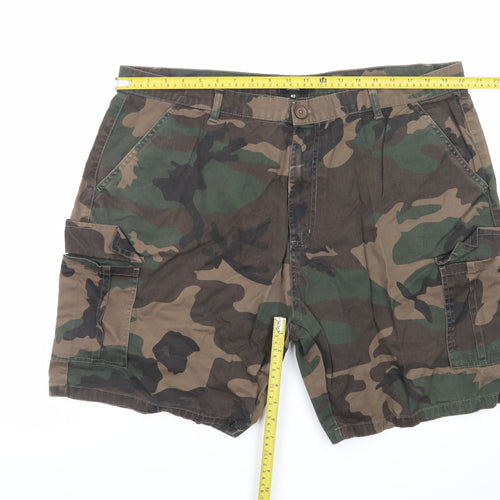 boohooMAN Men's Green Camouflage Cargo Shorts Size 40 Regular Fit