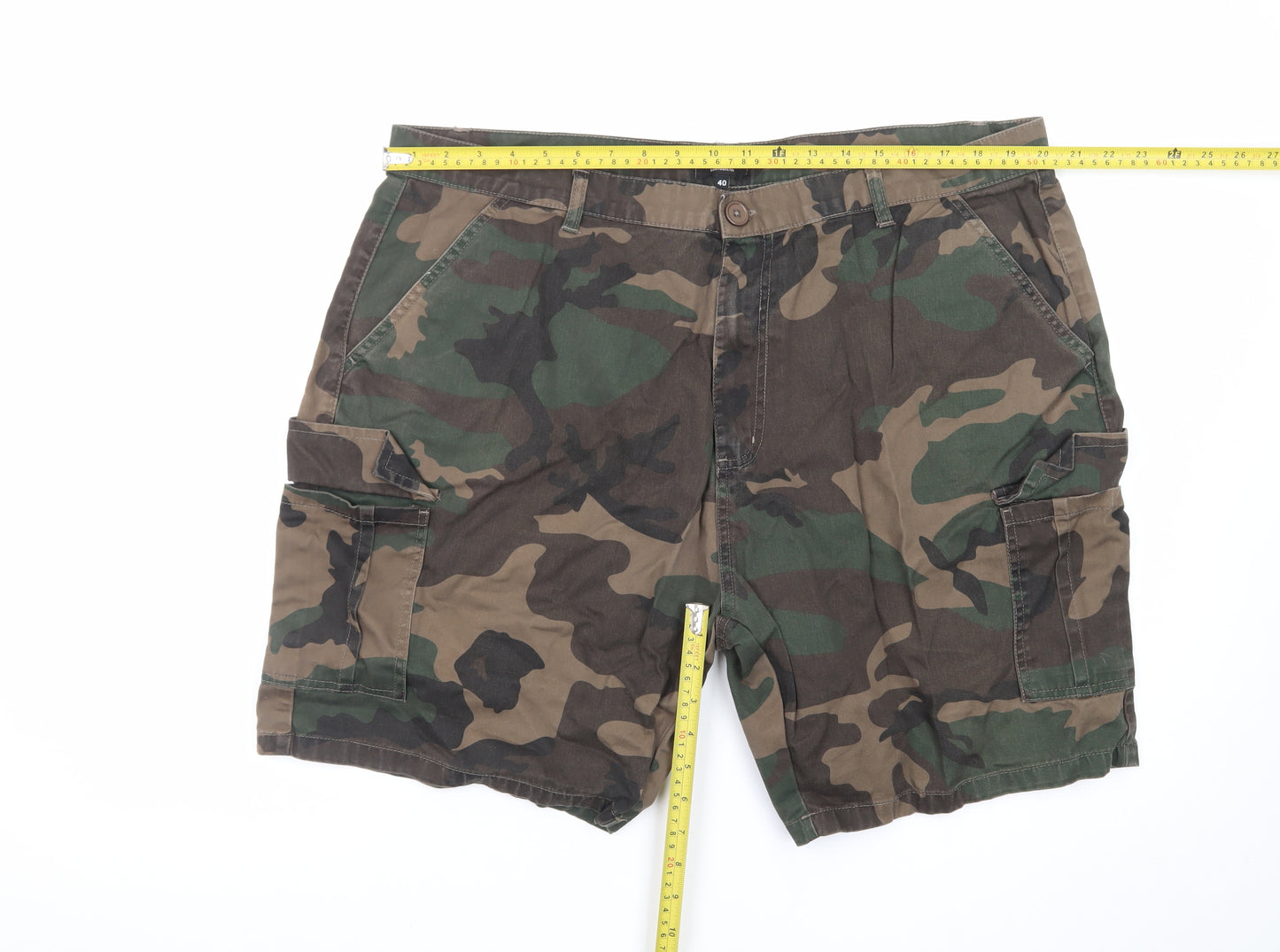 boohooMAN Men's Green Camouflage Cargo Shorts Size 40 Regular Fit