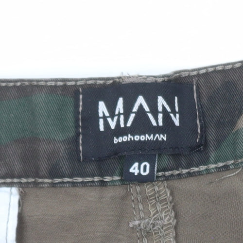 boohooMAN Men's Green Camouflage Cargo Shorts Size 40 Regular Fit