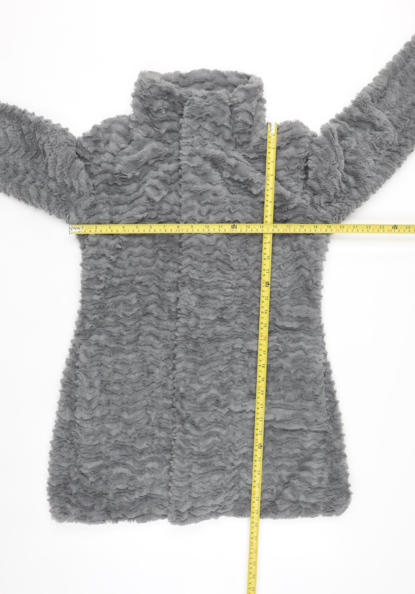 Patagonia Women's Grey Fleece Mid-Length Jacket in Size M