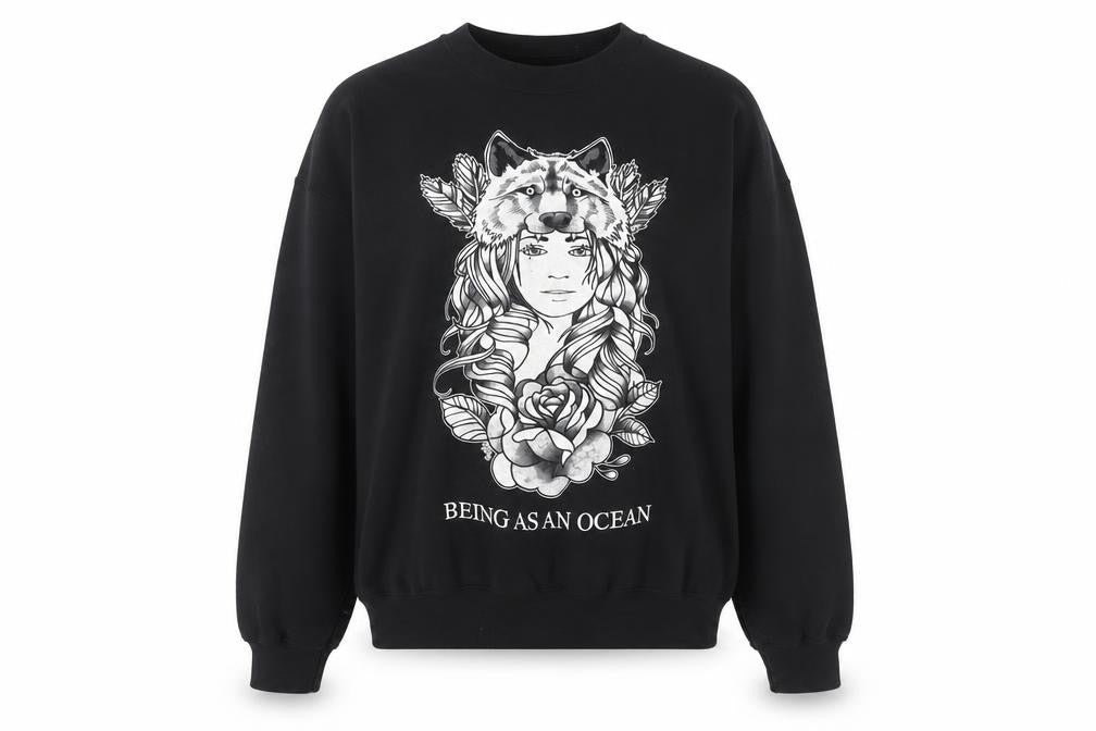 Front view of Gildan Men's Black XL Heavy Blend Graphic Wolf Print Sweatshirt