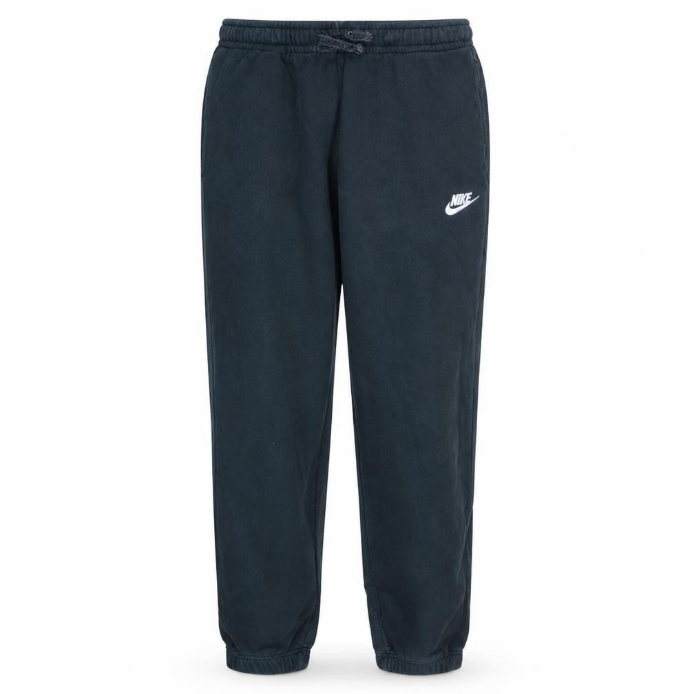 Front view of Nike Men's Black Cotton Fleece Sweatpants M Regular Fit