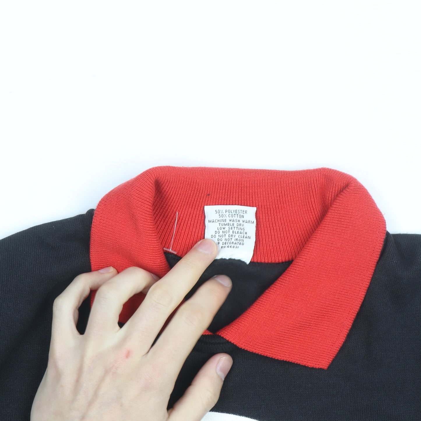 Signal Men's Black Collared Retro Graphic Sweatshirt Size M