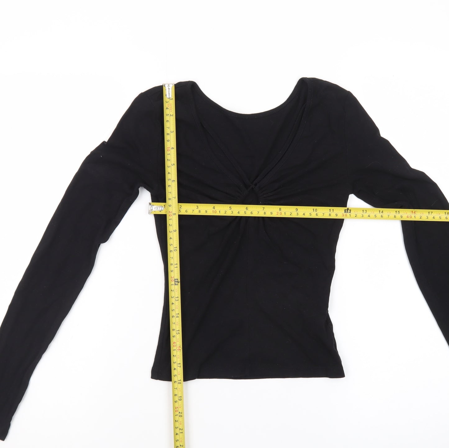 Commense Women’s Black XS Cropped Long Sleeve V-Neck Top