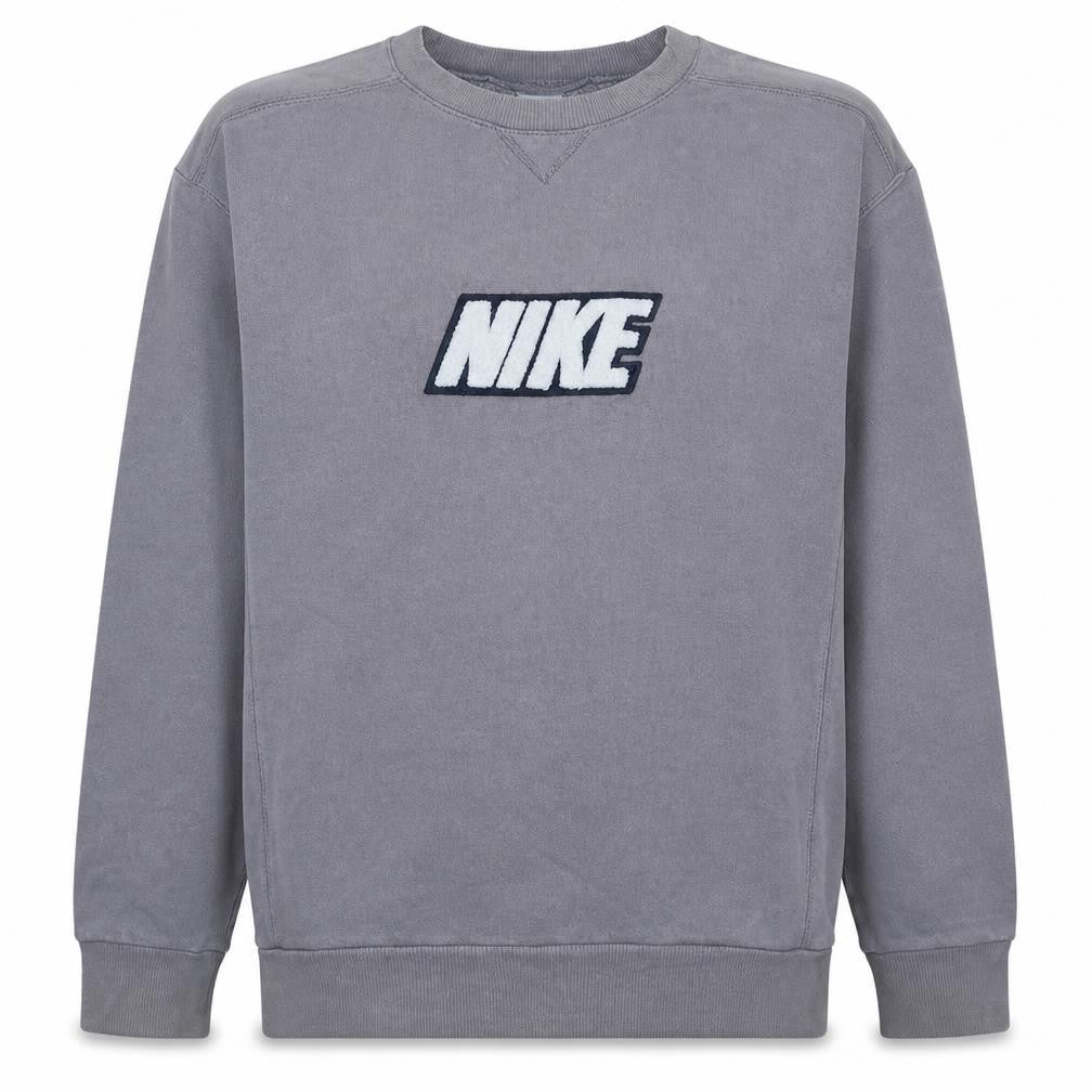 Front view of Nike men’s grey crew neck pullover sweatshirt l sports fleece