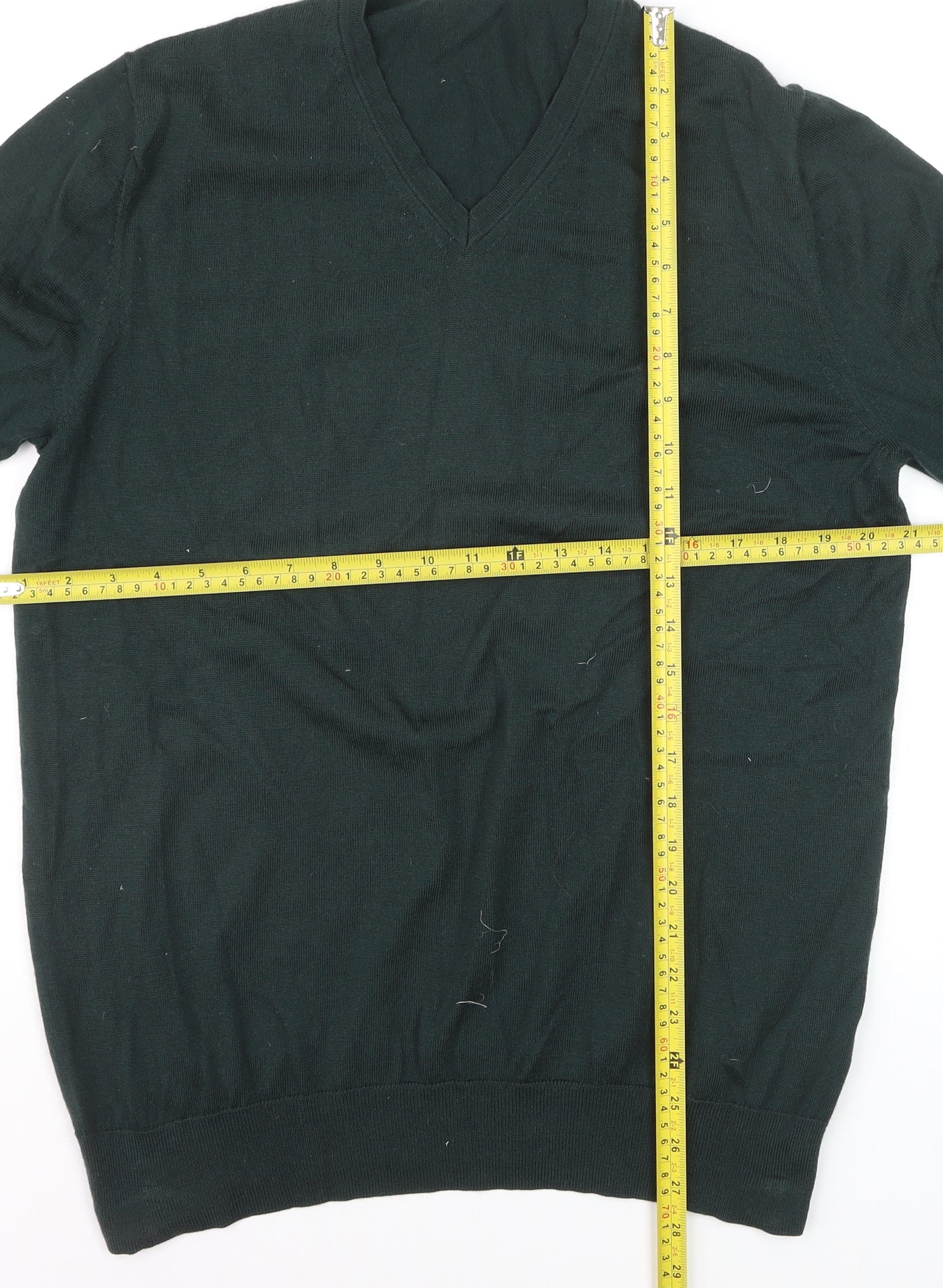 Charles Tyrwhitt Men's Green Merino Wool V-Neck Jumper Size L