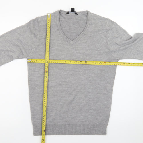 Cedar Wood State Men's Grey V-Neck Pullover Sweatshirt Size S