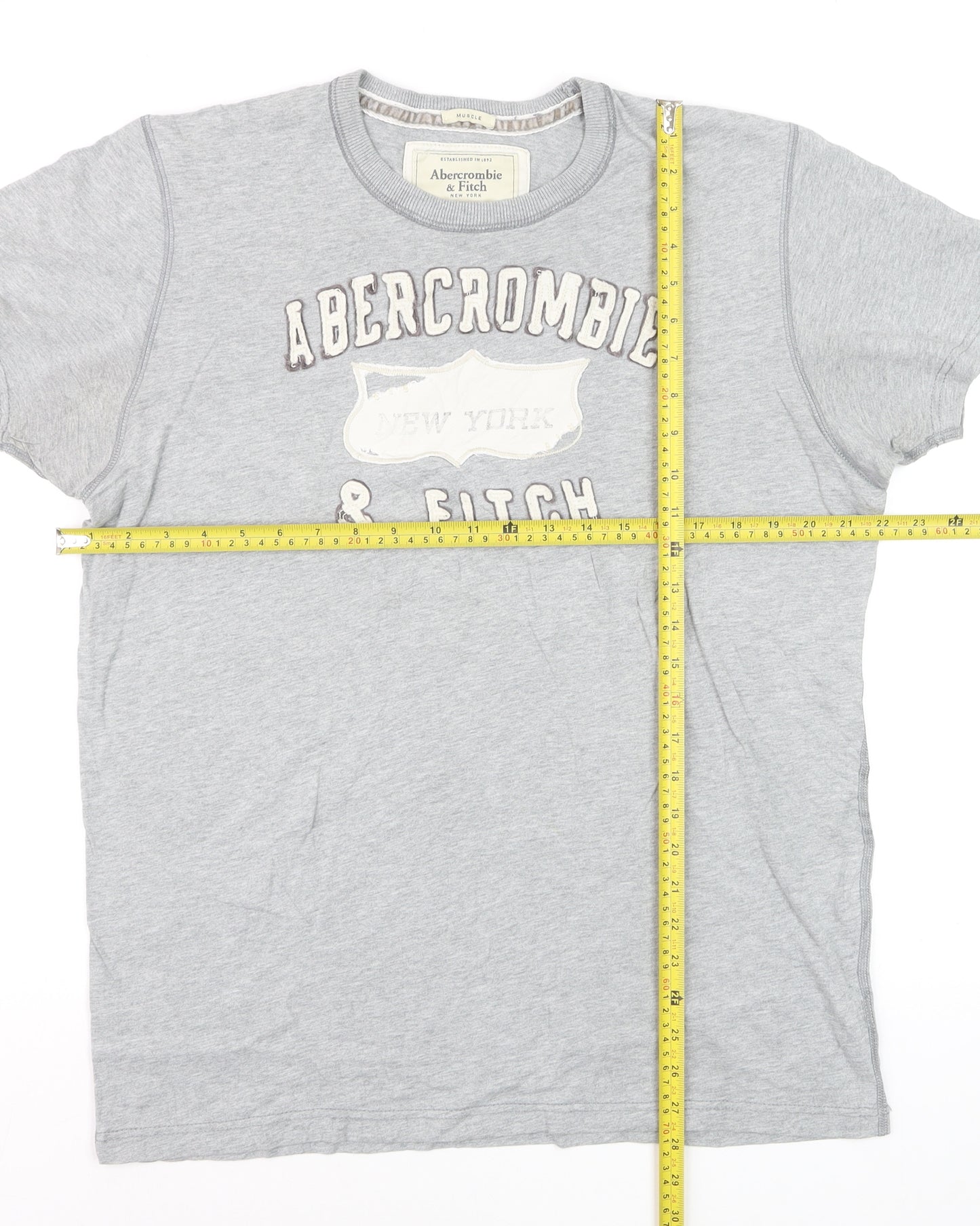 Abercrombie & Fitch Men's Grey XL Muscle Fit Graphic T-Shirt