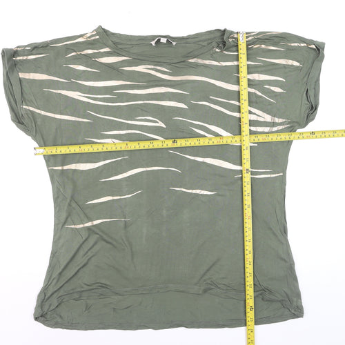 Oasis Women’s Green Animal Print T-Shirt Size L Short Sleeve