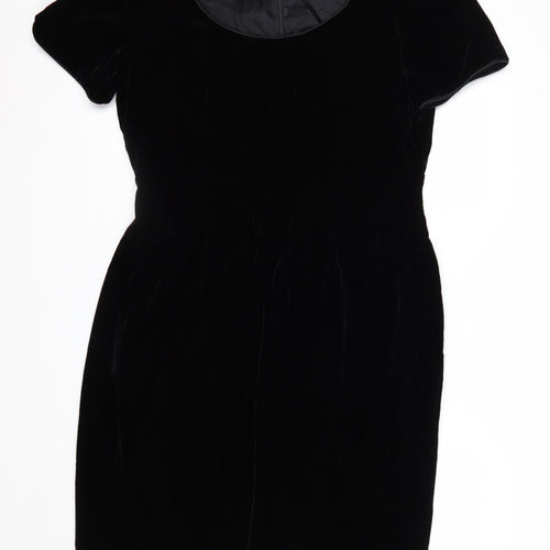 Santa Fe Women’s Black Velvet Sheath Dress Size 14 Short Sleeve