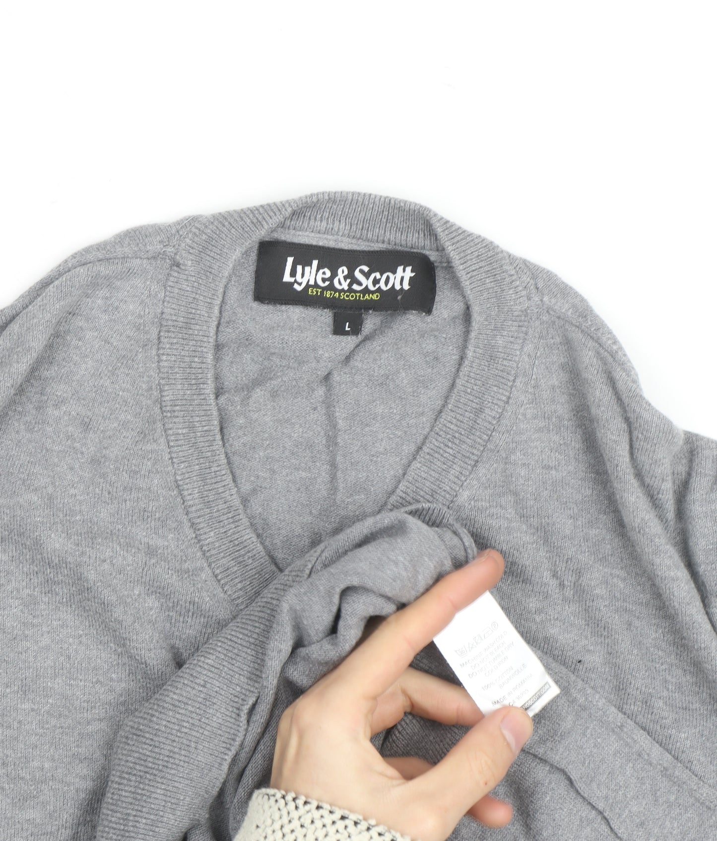 Lyle & Scott Men's Grey V-Neck Cotton Jumper Size L