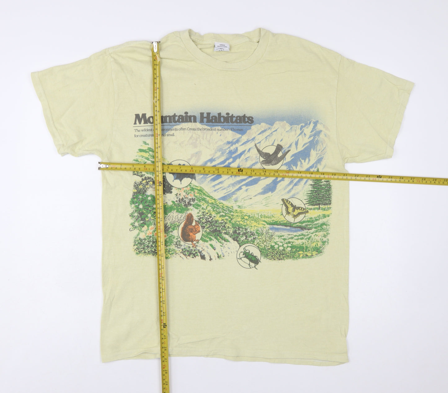 Urban Outfitters Women's Beige Mountain Habitat Graphic T-Shirt S