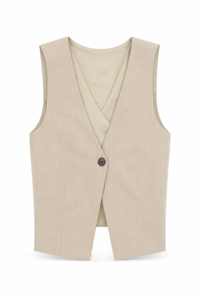 Front view of Pull&Bear Women’s Beige Cropped Sleeveless V-Neck Waistcoat M